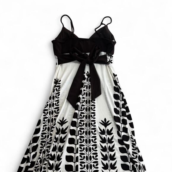 2000’s Dark Brown and White Floral Dress - Picture 2 of 6